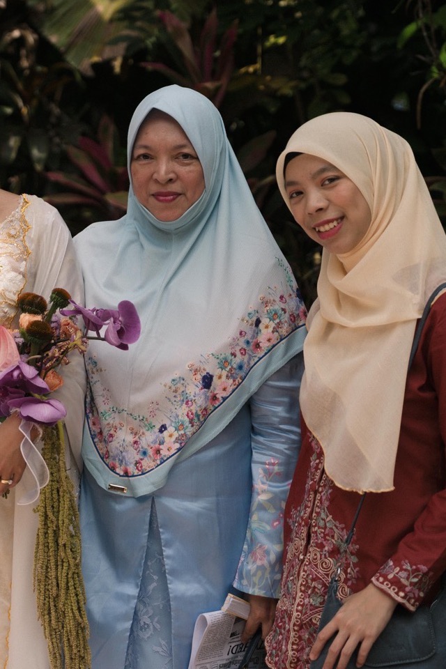 Ibu during the Sanding celebration